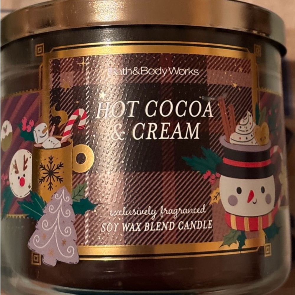 Bath & Body Works “Hot Cocoa & Cream” 14.5 Oz scented  Candle -